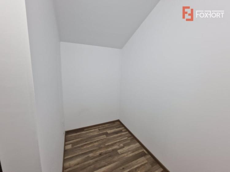 Duplex cu 4 camere cu Canalizare în Moșnița Veche