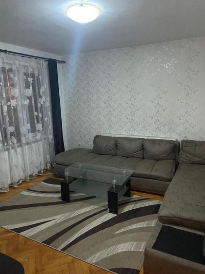 Apartament cu 3 camere în Pandurilor