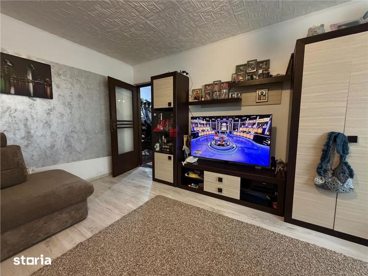 Apartament cu 3 camere decomandat în Cug