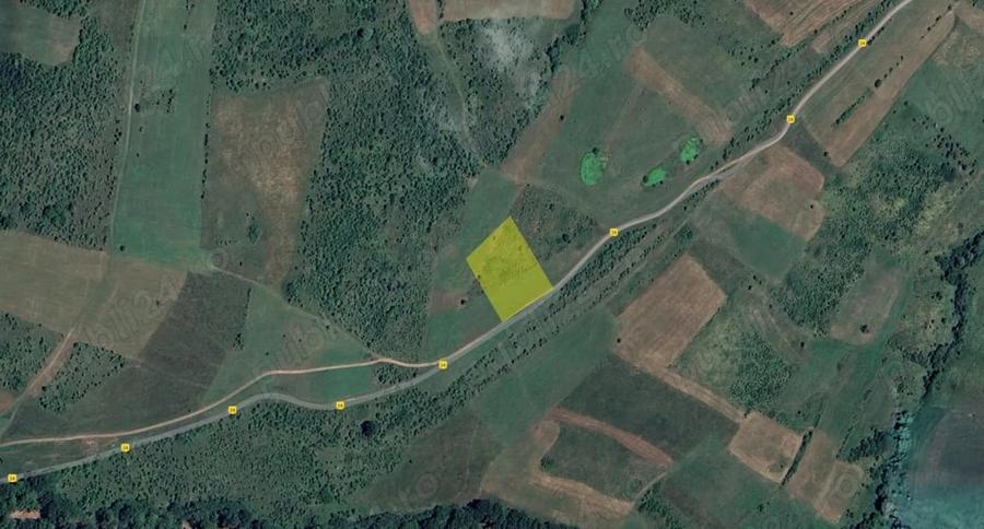 Teren de 5700 mp, în Jibert