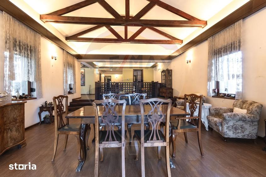 Casă cu 9 camere cu Teren 1526 Mp în Mogoșoaia