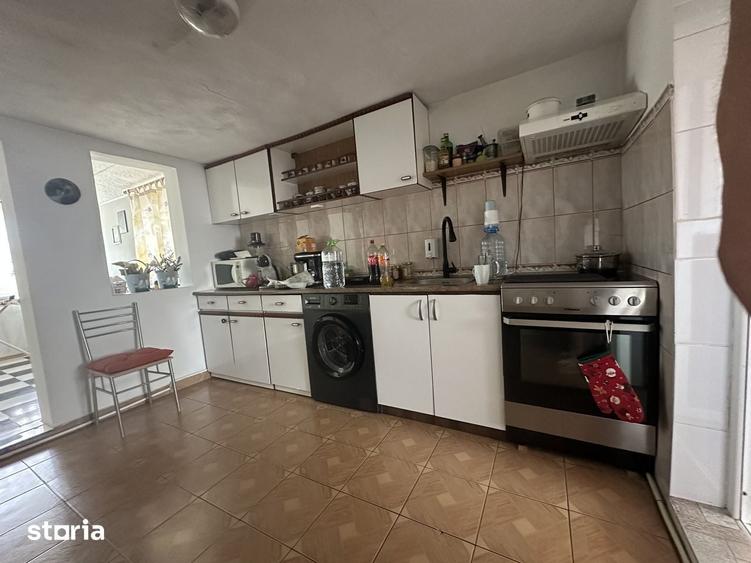 Casă cu 4 camere cu Teren 1230 Mp în Malu Mare