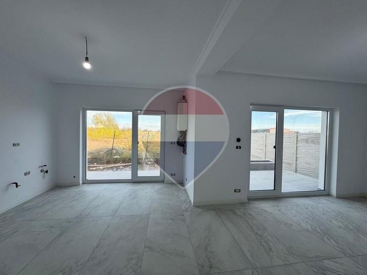 Casă individuală cu 4 camere cu Teren 222 Mp în Gai