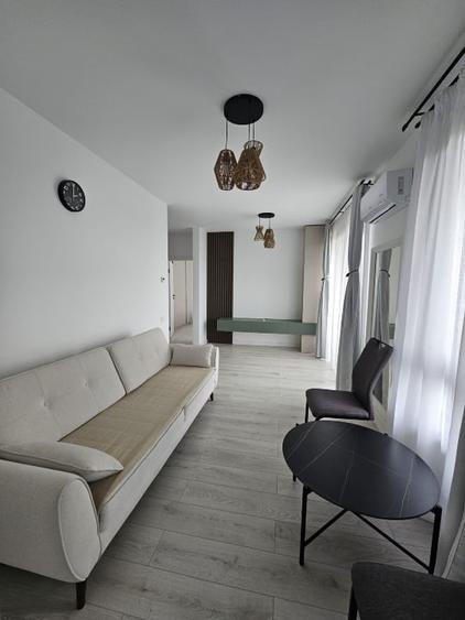 Apartament cu 2 camere semidecomandat, mobilat în Torontalului