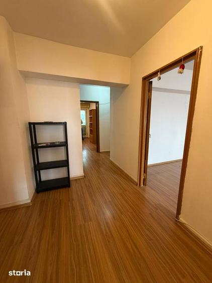 Apartament cu 3 camere decomandat în Floreasca