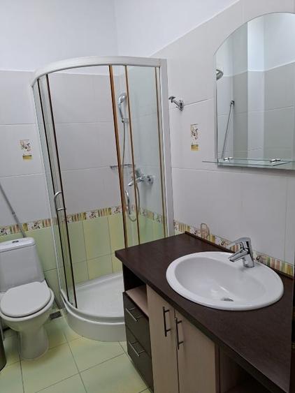 Casă individuală cu 5 camere cu Garaj în 1 Mai