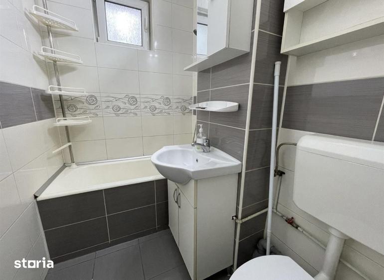 Apartament cu 4 camere decomandat în Central