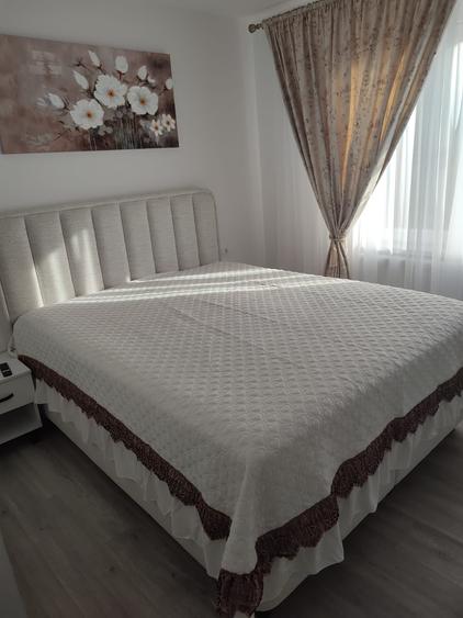 Apartament cu 2 camere circular, mobilat în Noua