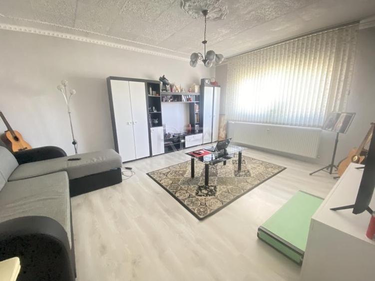 Apartament cu 3 camere decomandat în Rahova