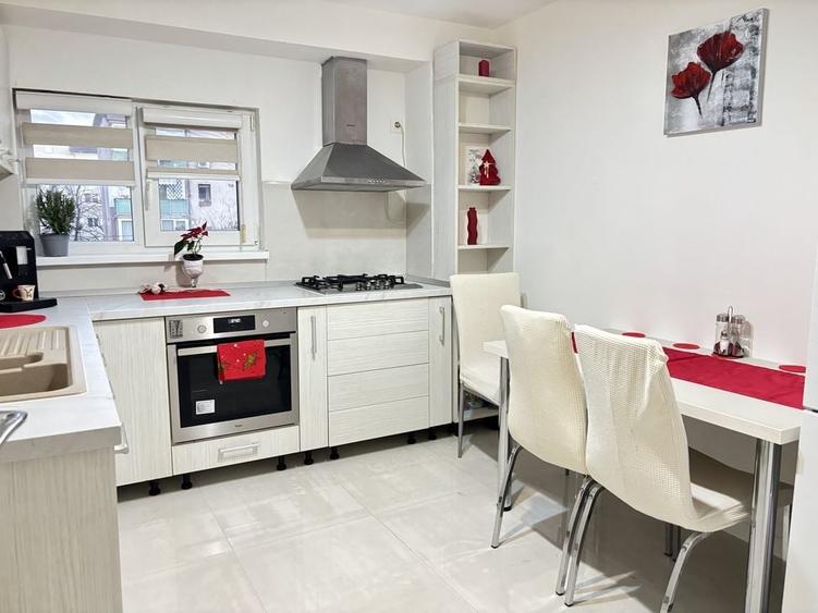 Apartament cu 2 camere decomandat în Aradului
