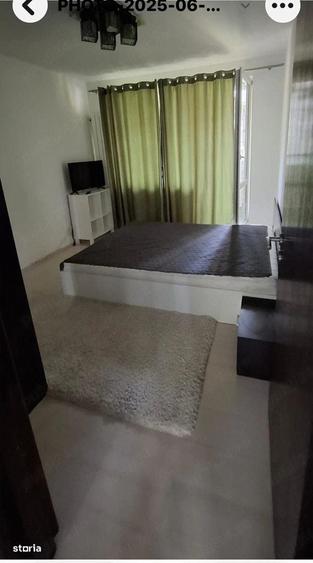 Apartament cu 3 camere semidecomandat în Drumul Taberei