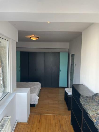 Apartament cu 4 camere decomandat, mobilat în Central