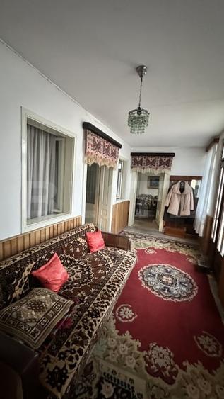 Casă individuală cu 4 camere cu Canalizare în Beriu