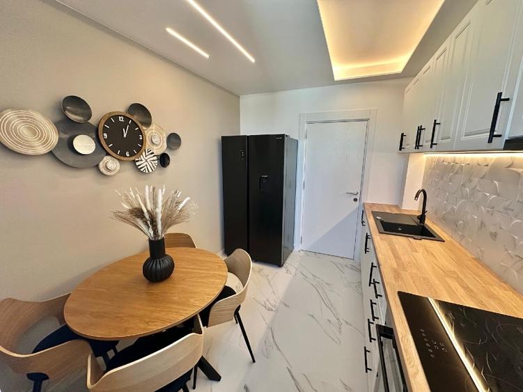 Apartament cu 3 camere semidecomandat în Gorjului