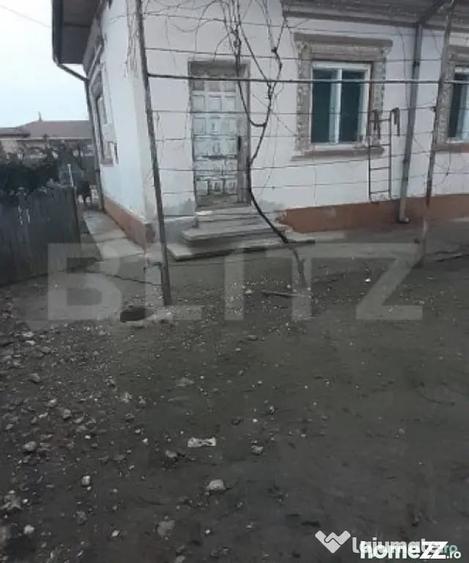 Casă cu 5 camere cu Teren 2348 Mp în Găești