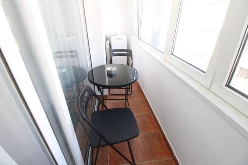 Apartament cu 2 camere semidecomandat, mobilat în Romană