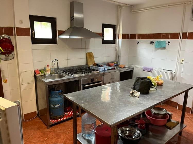 Hotel/Pensiune, de 400 mp, în Lepșa
