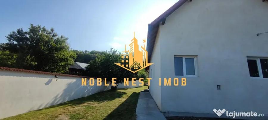 Casă cu 5 camere cu Teren 2500 Mp în Central