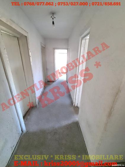 Apartament cu 3 camere decomandat în Central