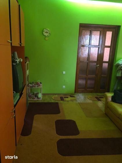 Casă cu 8 camere cu Teren 750 Mp în Central