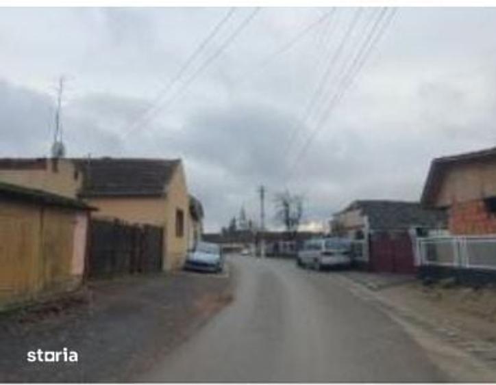 Casă cu 3 camere cu Teren 911 Mp în Covăsinț