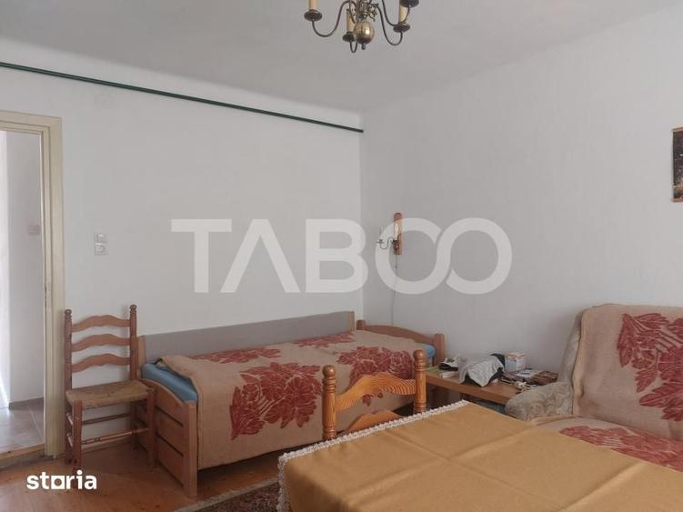 Casă cu 4 camere cu Teren 132 Mp în Central