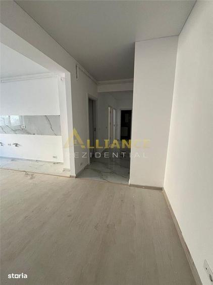 Apartament cu 3 camere decomandat în Metalurgiei