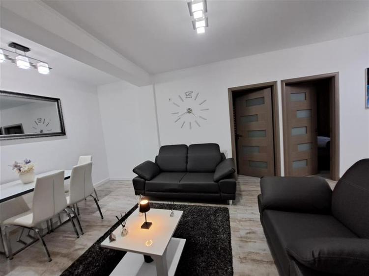 RECO Apartament central 3 camere + Parcare - 1
