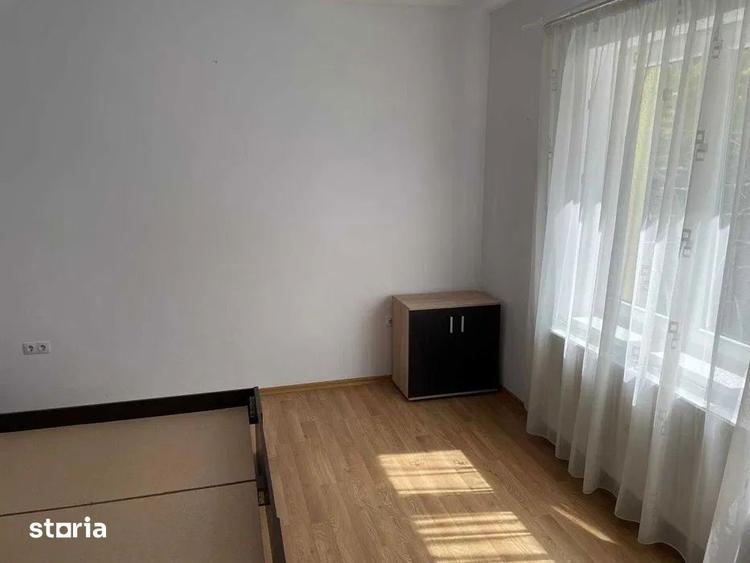 Casă cu 3 camere cu Canalizare în Central