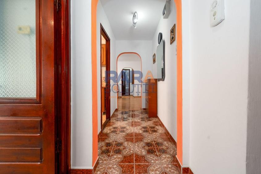 Apartament cu 3 camere semidecomandat, mobilat în Nord
