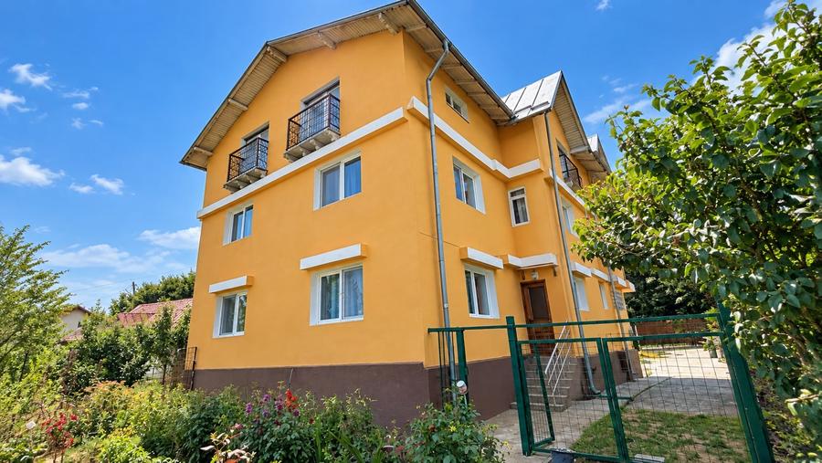 Casă individuală cu 7 camere cu Canalizare în Filipeștii de Pădure