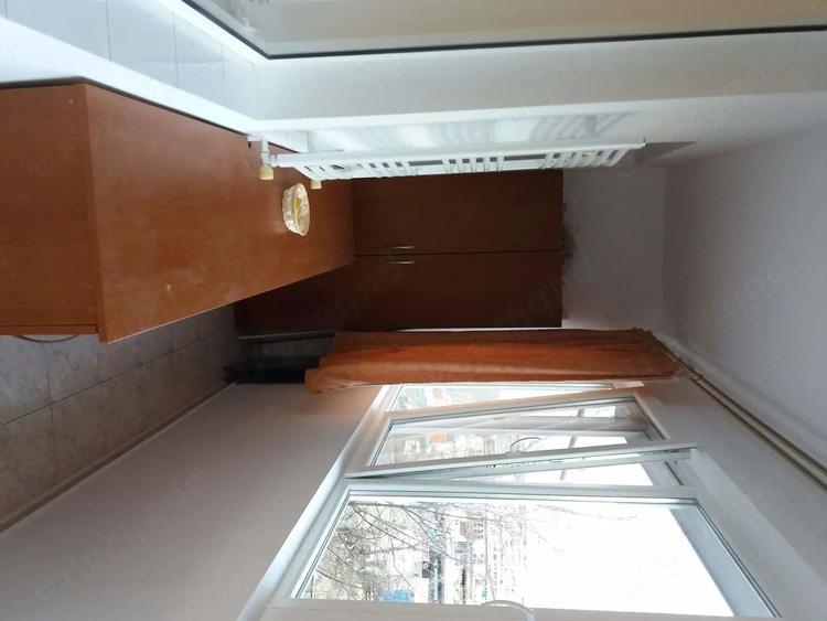 Apartament cu 2 camere semidecomandat, mobilat în Crângași