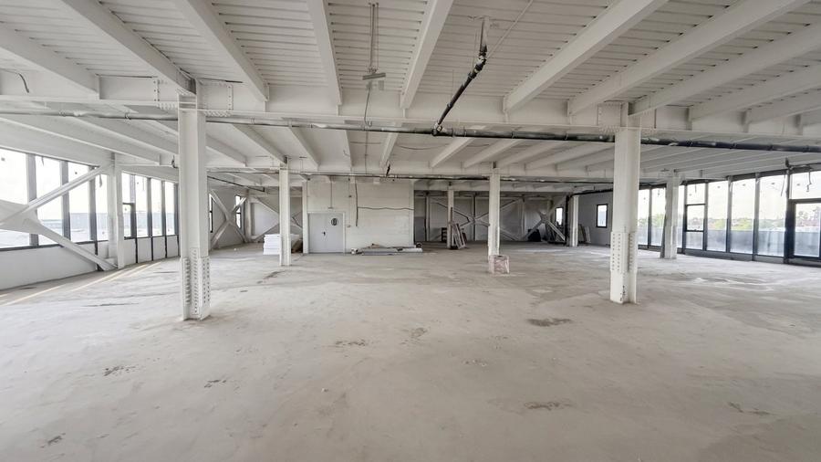 Spațiu comercial, de 800 mp, în Ștefăneștii de Jos