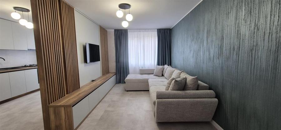 Apartament cu 3 camere semidecomandat, mobilat în Hipodrom 4