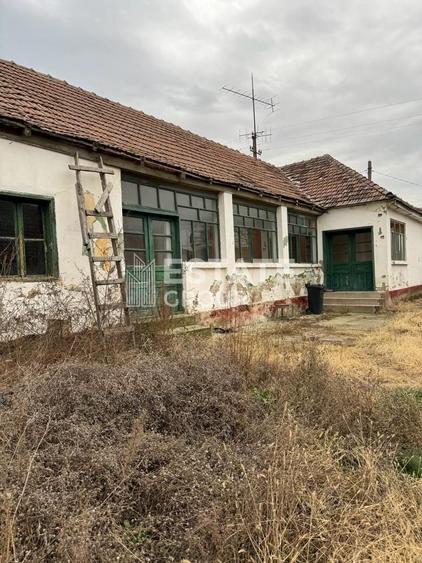Casă individuală cu 3 camere cu Canalizare în Sânandrei