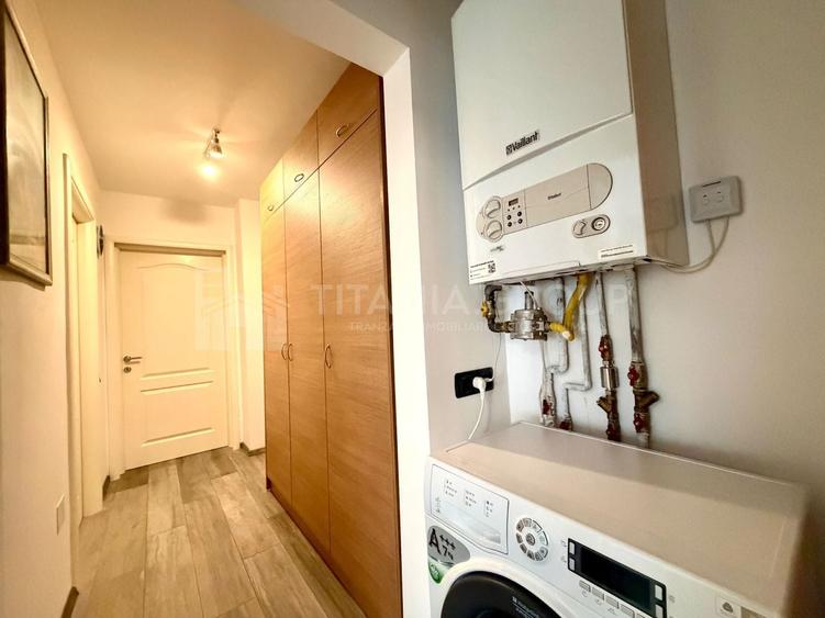 Apartament cu 3 camere semidecomandat în Tractorul