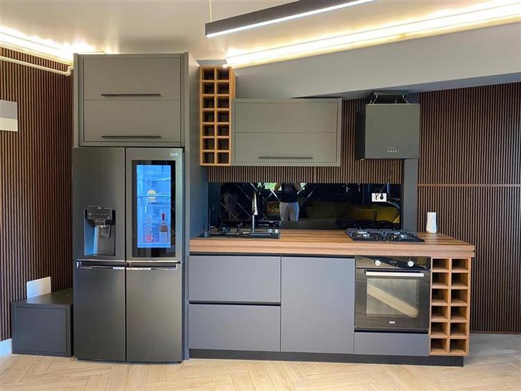 Apartament cu 3 camere decomandat, mobilat în Tătărași