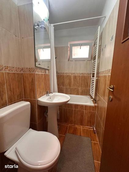 Apartament cu 3 camere semidecomandat în Traian