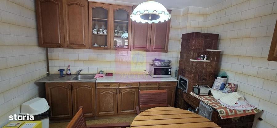 Casă cu 4 camere în Breaza de Sus