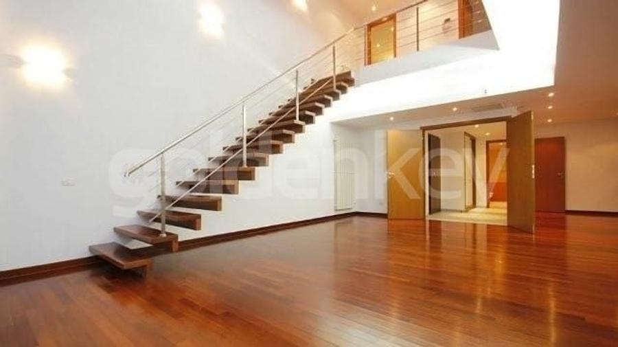 Apartament cu 3 camere semidecomandat în Herăstrău