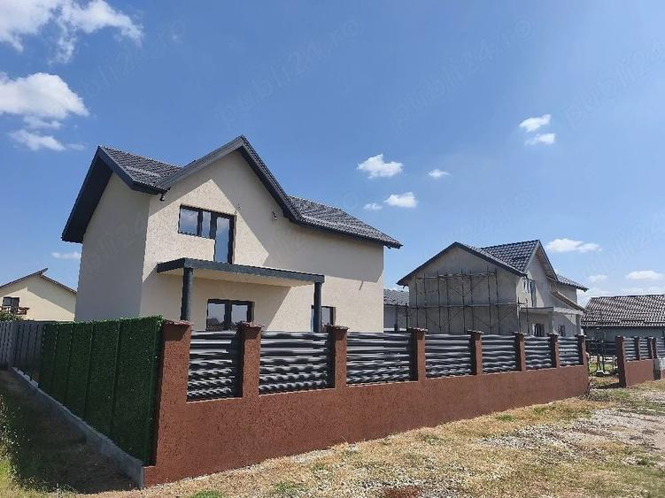 Casă individuală cu 4 camere cu Teren 400 Mp în Domnești
