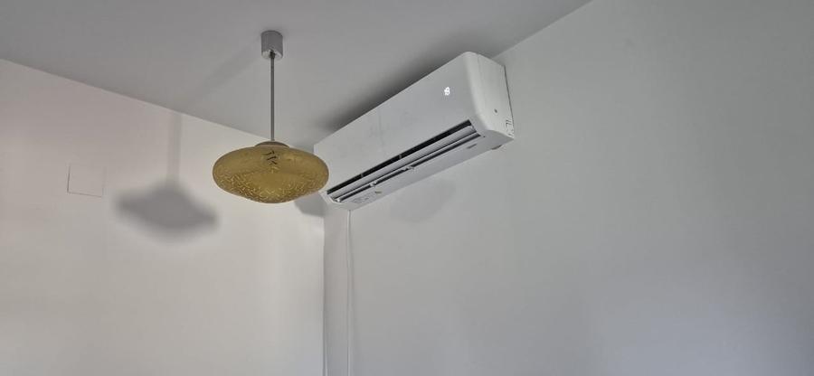 Apartament cu 4 camere decomandat, mobilat în Odobescu
