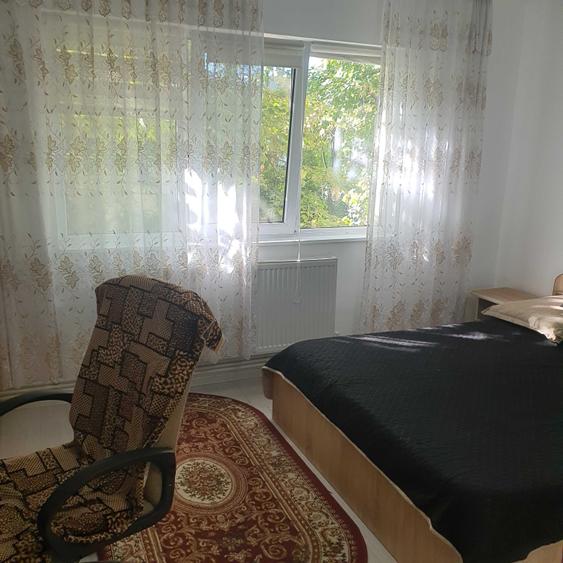 Apartament cu 2 camere semidecomandat în Crâng
