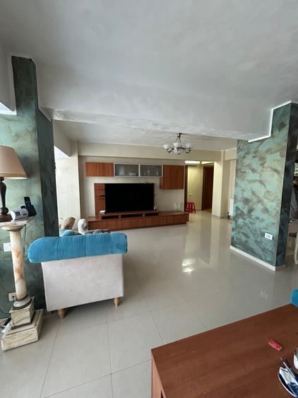 Apartament cu 3 camere decomandat în Peninsula