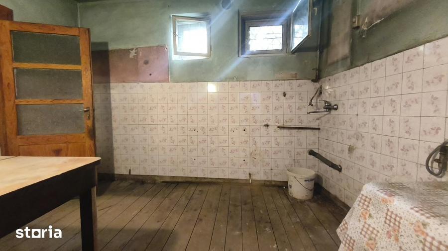 Casă cu 2 camere cu Teren 1855 Mp în Cârjiți