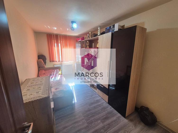 Apartament cu 3 camere semidecomandat în Cuptoare (Reșița)