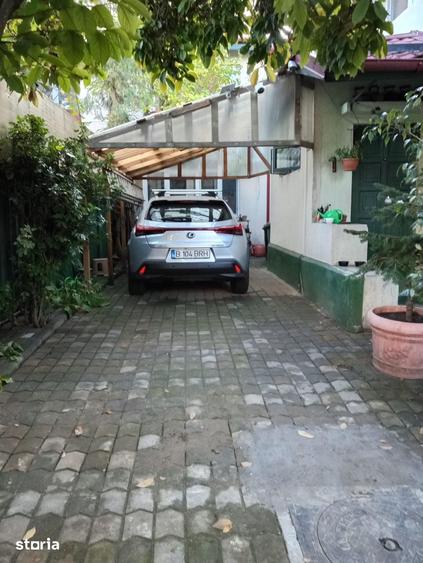 Casă cu 7 camere cu Teren 240 Mp în Giurgiului