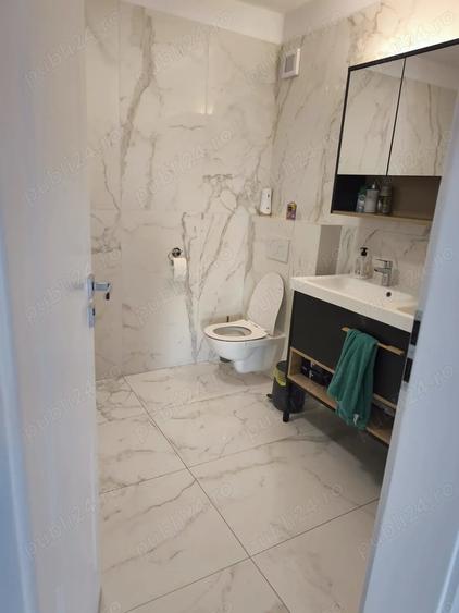 Apartament cu 4 camere decomandat în Sud
