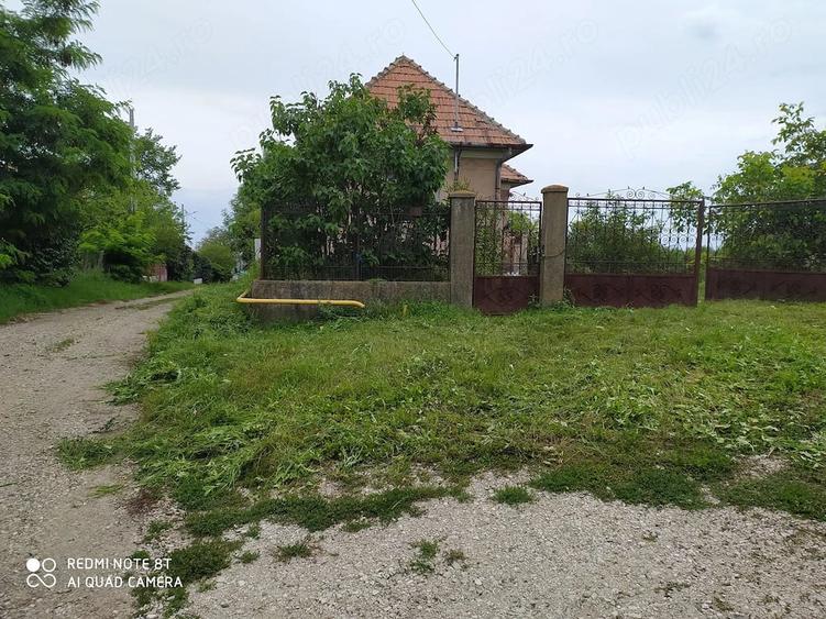 Casă cu 2 camere cu Teren 1500 Mp în Aiton