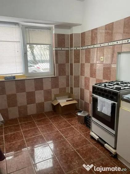 Apartament cu 2 camere decomandat în CET